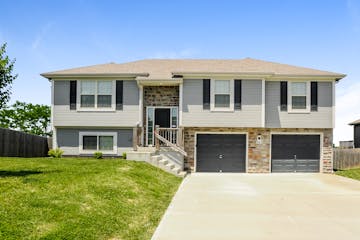 428 Buffalo Ct Raymore, MO 64083
